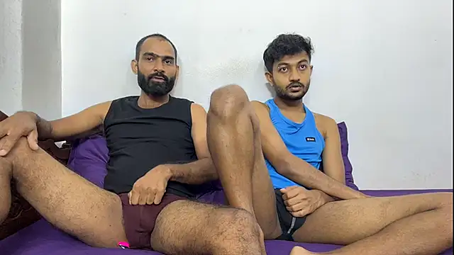 DesiDaddyandSon online show from July 24, 11:36 pm