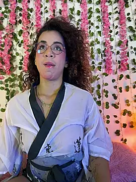 Woo isDaphne online show from February 16, 11:56 pm