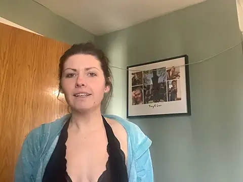 karmenkayekay online show from February 9, 9:08 pm