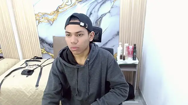 Snapshot of DaviidBuckx_ chatting on May 12, 2:52 am DaviidBuckx online show from May 12, 2:52 am
