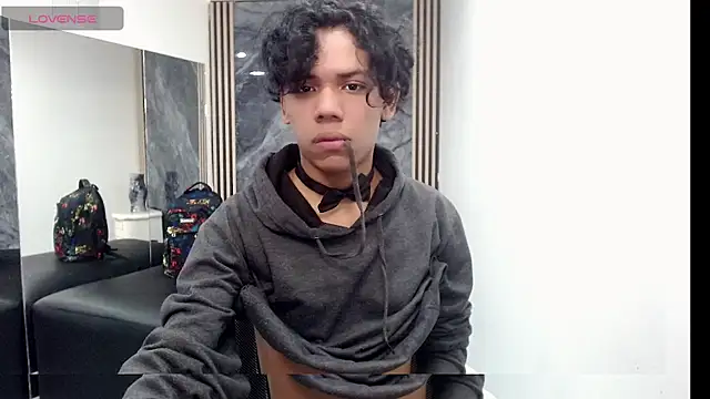 Snapshot of DaviidBuckx_ chatting on June 9, 9:04 pm DaviidBuckx online show from June 9, 9:04 pm