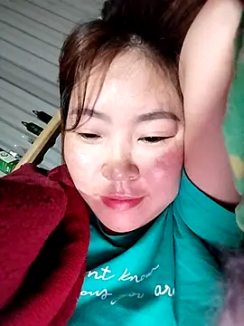 Yiyoongg online show from February 10, 11:20 pm