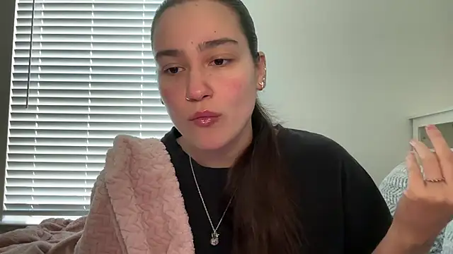 Snapshot of anitayurmoniii chatting on July 28, 9:47 pm anitayurmoniii online show from July 28, 9:47 pm