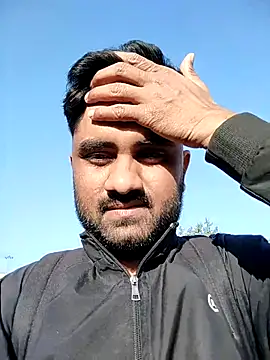 loyalboy 0052 online show from February 10, 10:30 am