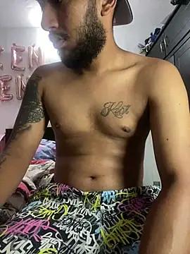 Liah Luccas online show from May 17, 7:06 am