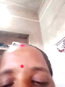 Snapshot of Anitarakkoli chatting on May 26, 4:52 am Anitarakkoli online show from May 26, 4:52 am