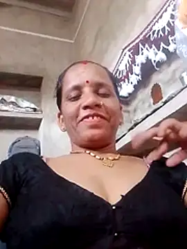 Snapshot of Anitarakkoli chatting on May 27, 5:48 am Anitarakkoli online show from May 27, 5:48 am