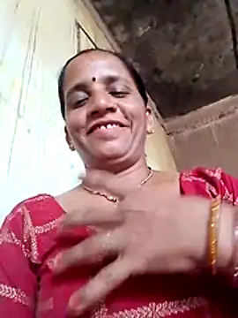 Snapshot of Anitarakkoli chatting on May 29, 4:54 am Anitarakkoli online show from May 29, 4:54 am