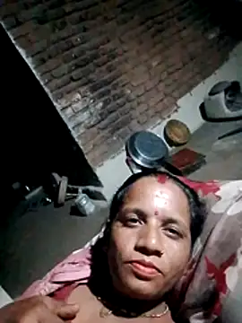 Snapshot of Anitarakkoli chatting on May 31, 6:09 pm Anitarakkoli online show from May 31, 6:09 pm