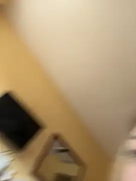 Snapshot of secretdoll00 chatting on February 16, 9:05 am secretdoll00 online show from February 16, 9:05 am