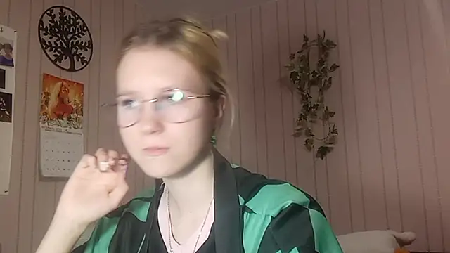 RunawayBr1de online show from February 25, 3:10 pm