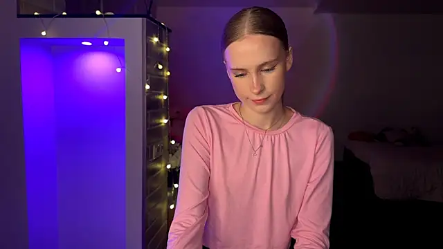 Snapshot of amily_sunray chatting on July 13, 4:54 pm amily sunray online show from July 13, 4:54 pm