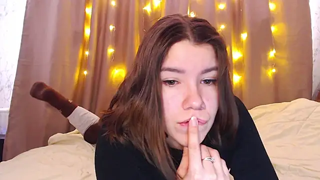 Snapshot of AdelMauds chatting on March 11, 7:14 am AdelMauds online show from March 11, 7:14 am