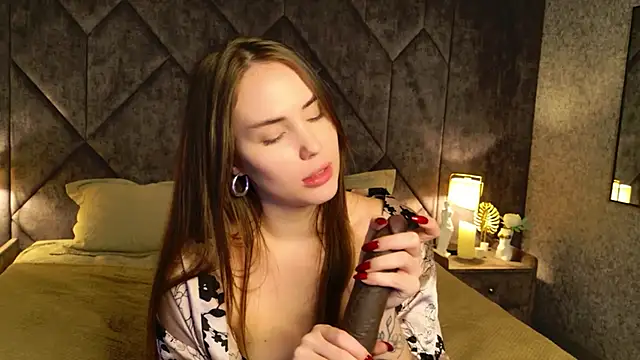 Arielle Vade online show from May 9, 6:29 am