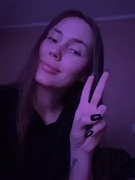 Arielle Vade online show from July 19, 8:01 pm