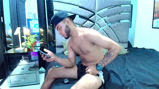 Xanderstone00 online show from May 25, 9:54 pm