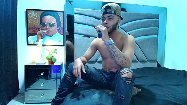 Xanderstone00 online show from May 29, 1:58 am