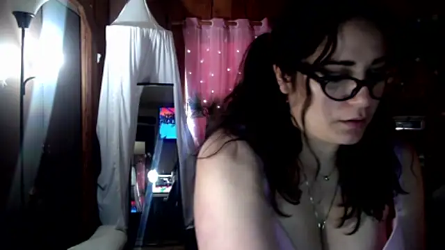 VelvetBrunetteXo online show from February 20, 8:20 pm