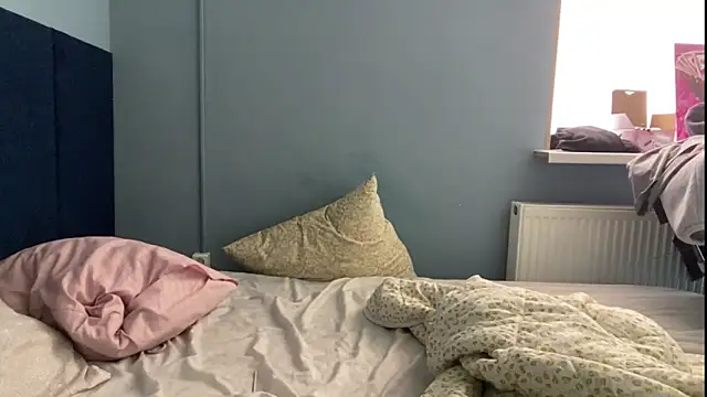 LinaWills online show from March 10, 12:43 pm