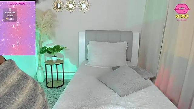 Snapshot of antonela-bella chatting on June 15, 2:30 pm antonela-bella online show from June 15, 2:30 pm