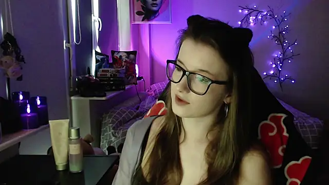 LunaXcherry online show from April 30, 5:08 pm