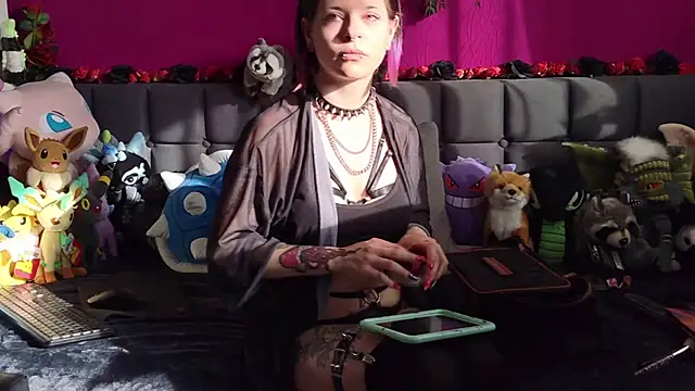 Snapshot of ViGothFox chatting on May 10, 4:23 pm ViGothFox online show from May 10, 4:23 pm