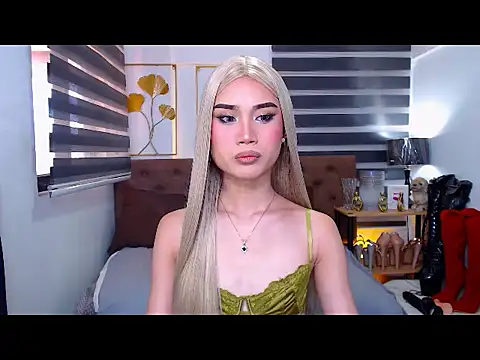 JuicyCockThea online show from May 1, 3:33 am