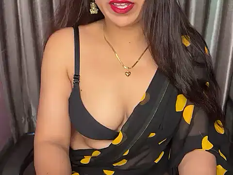 Snapshot of Radhika_4_you chatting on May 22, 1:46 am Radhika 4 you online show from May 22, 1:46 am