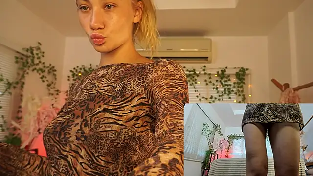 Snapshot of AuggieRich chatting on February 23, 5:16 am AuggieRich online show from February 23, 5:16 am