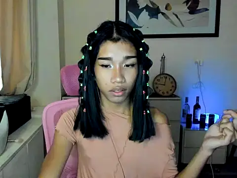 Queenoflustx online show from August 2, 7:07 am