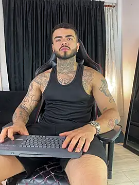 Snapshot of Benjii_Carter1 chatting on March 5, 3:02 am Benjii Carter1 online show from March 5, 3:02 am