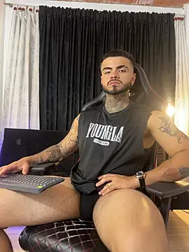 Snapshot of Benjii_Carter1 chatting on March 8, 3:54 am Benjii Carter1 online show from March 8, 3:54 am