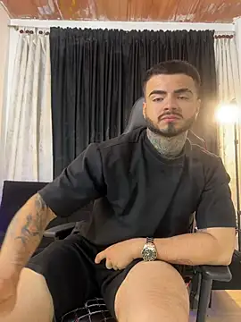 Snapshot of Benjii_Carter1 chatting on March 10, 3:00 am Benjii Carter1 online show from March 10, 3:00 am