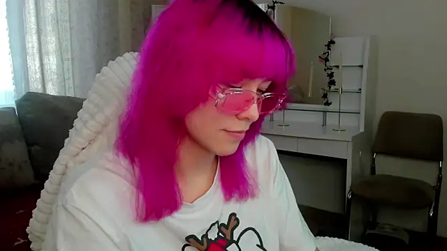 Snapshot of EmilyTrase chatting on May 11, 1:11 am EmilyTrase online show from May 11, 1:11 am