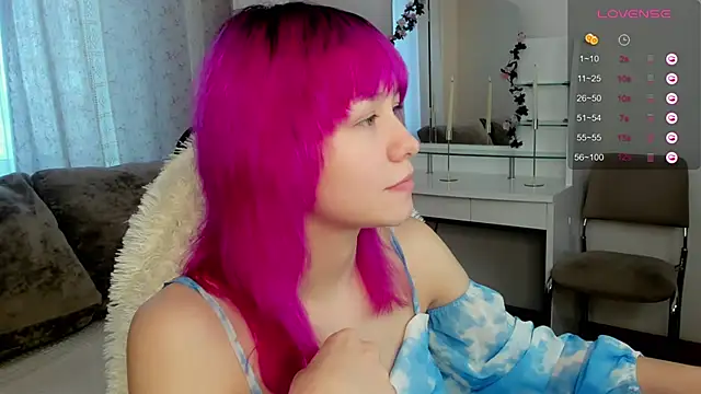Snapshot of EmilyTrase chatting on May 13, 1:25 am EmilyTrase online show from May 13, 1:25 am