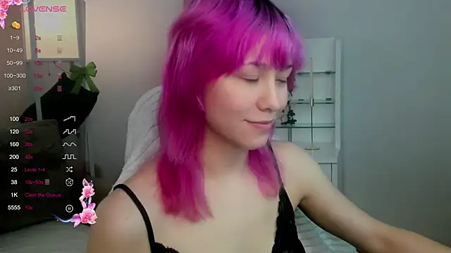 Snapshot of EmilyTrase chatting on May 20, 1:12 am EmilyTrase online show from May 20, 1:12 am