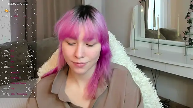 Snapshot of EmilyTrase chatting on May 27, 1:13 am EmilyTrase online show from May 27, 1:13 am