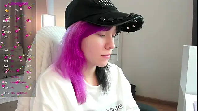 EmilyTrase online show from June 30, 1:17 am
