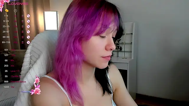 EmilyTrase online show from August 7, 1:29 am