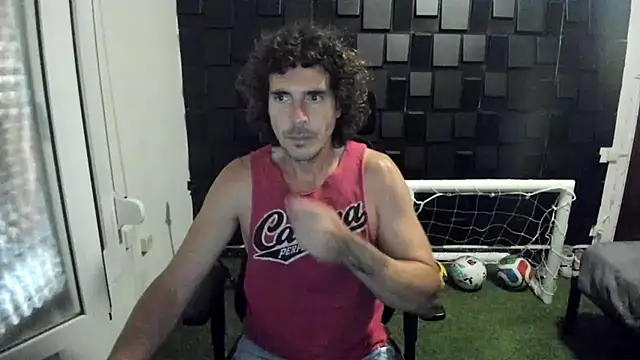 Snapshot of joaquin420_hot chatting on June 21, 6:43 pm joaquin420 hot online show from June 21, 6:43 pm