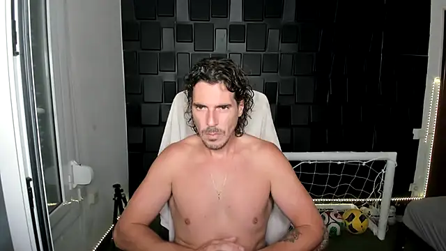 Snapshot of joaquin420_hot chatting on July 6, 3:58 pm joaquin420 hot online show from July 6, 3:58 pm