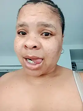 Sweet-Bella17 online show from July 4, 9:26 am