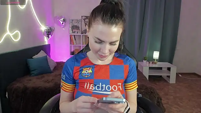 Snapshot of little__isabel chatting on May 7, 7:58 am little isabel online show from May 7, 7:58 am