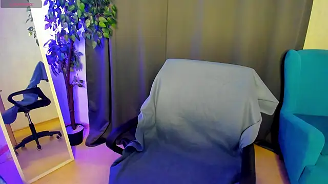 Snapshot of little__isabel chatting on May 26, 1:34 am little isabel online show from May 26, 1:34 am