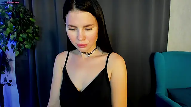Snapshot of little__isabel chatting on June 12, 8:02 am little isabel online show from June 12, 8:02 am