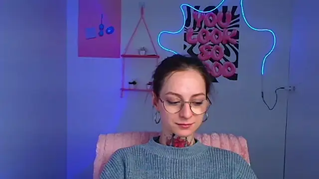 Esmi Winter online show from February 15, 6:10 am