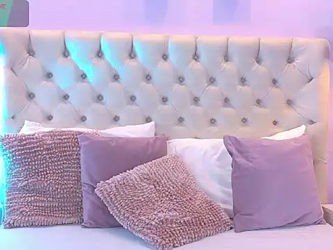 Ema Jackson online show from February 15, 1:20 pm