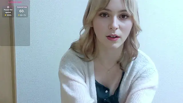 Snapshot of e_ri_ka93 chatting on May 28, 10:23 am e ri ka93 online show from May 28, 10:23 am