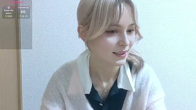 Snapshot of e_ri_ka93 chatting on May 31, 10:44 am e ri ka93 online show from May 31, 10:44 am