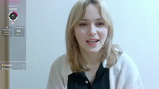 Snapshot of e_ri_ka93 chatting on June 11, 1:42 pm e ri ka93 online show from June 11, 1:42 pm
